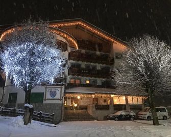Hotel Europa - Pozza di Fassa - Rakennus