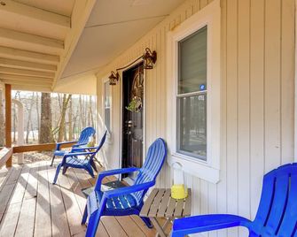Forest-View Gem in Grantville w/ Wraparound Deck - Hogansville - Balcony