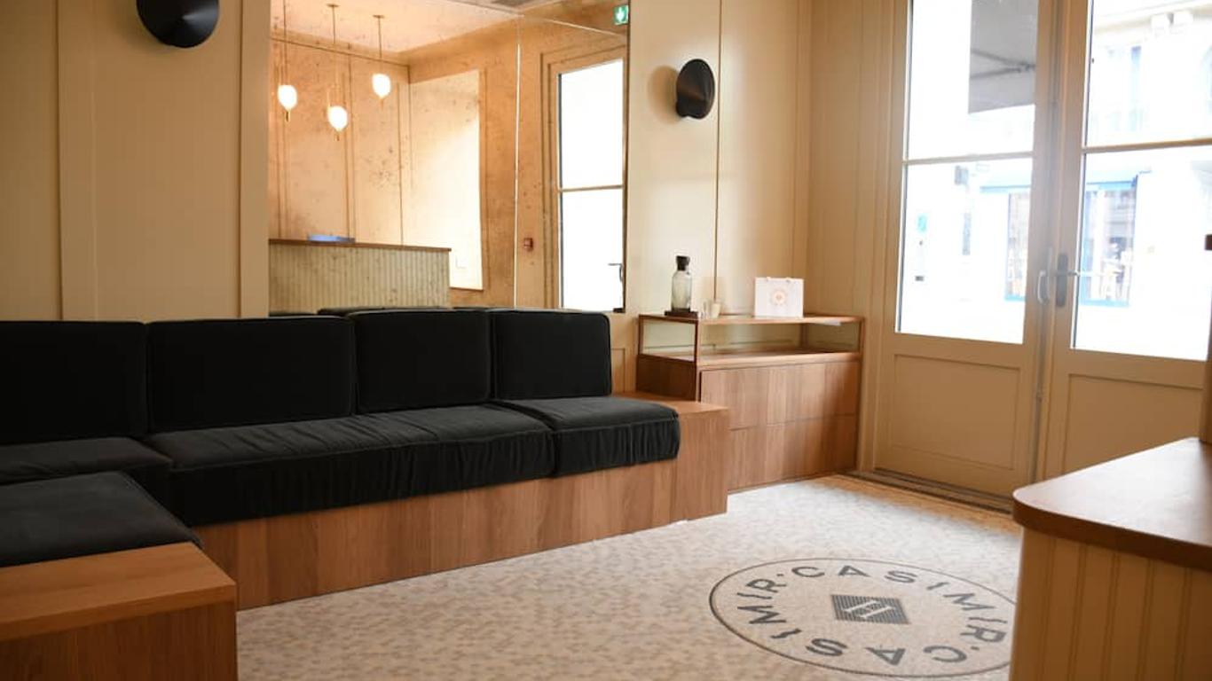 أوتل كورسيليس إتوايل