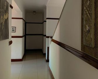 Khaya Mnandi Leisure Suites - Pretoria - Flur