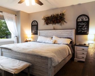 Private 4 Bedroom House Perfect For Families And Weddings! Hottub Now Available! - Blaine - Bedroom