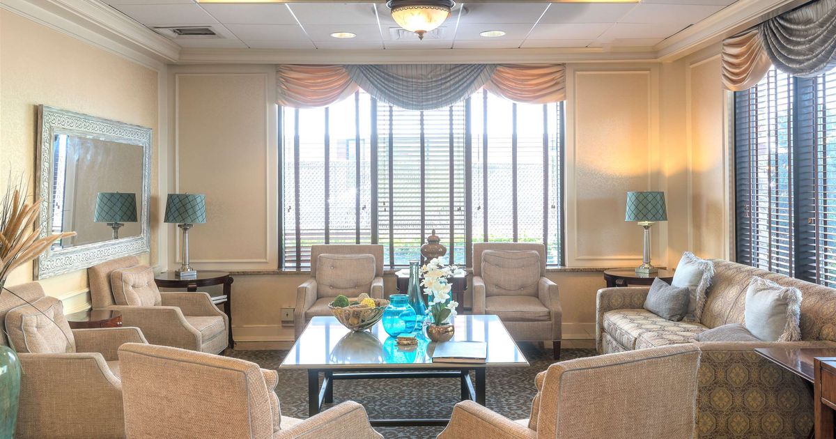 Five Towns Inn Jfk Airport From 86 Lawrence Hotels Kayak