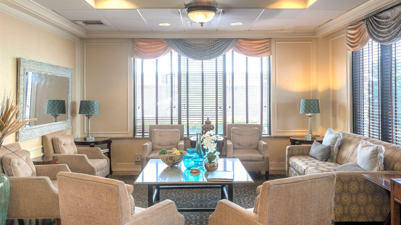 فايف تاونز إن - جيه إف كيه آيربورت