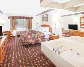 Days Inn by Wyndham Sault Ste Marie MI - Sault Sainte Marie