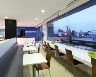 وان لا باز هوتل - لاباز - مطعم