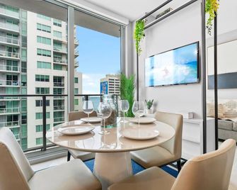 Miami Oasis Studio w Pool Pass, View near Downtown - Miami - Comedor
