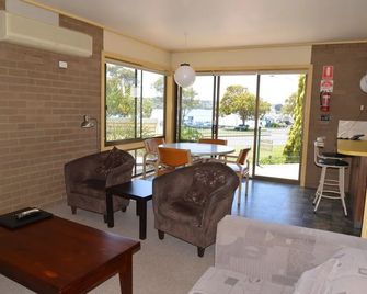 Emmanuel Holiday Apartments - Lakes Entrance