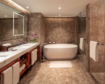 Hyatt Regency Trivandrum - Thiruvananthapuram - Bathroom