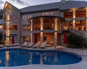 Tuckers Cove 7 Bedroom Home by RedAwning - Blue Eye - Piscina