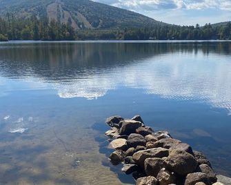 Charming Waterfront Cabin with Mountain View and Private Beach Access! - Bridgton