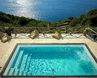 Boutique Hotel Villa Gianlica - Praiano - Piscina