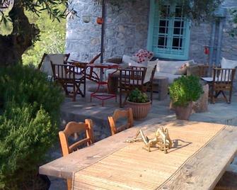 Quiet and Cosy Stone House in Hydra - Hydra - Patio