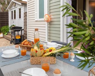 Le Mimosa, Mobil-Home Climatise Au Coeur Du Vignoble Et A Quelques Metres De La Mer - Hyères