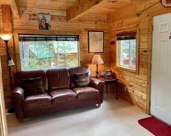 Private Cabin on Upper Kenai River - Cooper Landing - Sala de estar