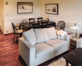 Awesome Apartment In Hovden I Setesdal - Hovden - Living room