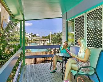 Caravella Backpackers - Cairns - Balcony