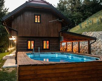 Frami Holiday Home - Klanjec - Piscina
