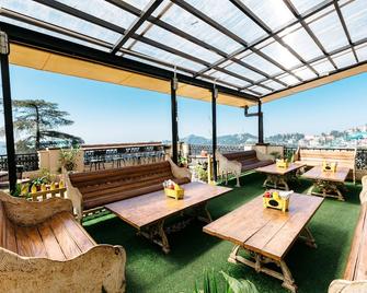 Hotel Willow Banks - Shimla - Balkon