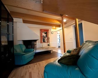 Reykjavik Peace Center Guesthouse - Reykjavik - Lobby