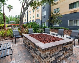 Fairfield Inn & Suites by Marriott St. Petersburg Clearwater - קלירווטר - פטיו