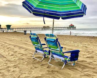 Only Beach Front Condo Complex Directly In The Sand - Walk To Pier, Eat, Fun !! - Huntington Beach - Beach