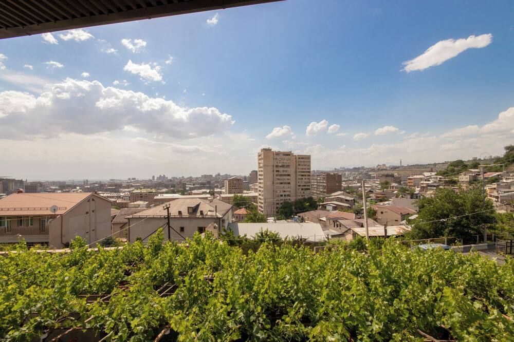 Hillside Guest House - ירבאן - מרפסת