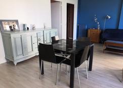 Flat With View on the Docks - Saint-Nazaire - Ruang makan