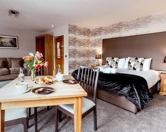 The Tower Gastro Pub & Apartments - Crieff - Bedroom
