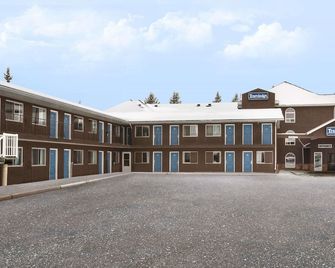 Travelodge by Wyndham Edmonton Airport - Leduc - Building