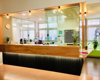 Residencia Universitaria Resa Blas De Otero - בילבאו - דלפק קבלה