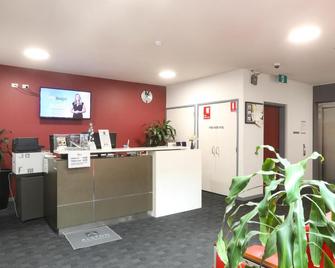 Alston Apartments Hotel - Melbourne - Front desk