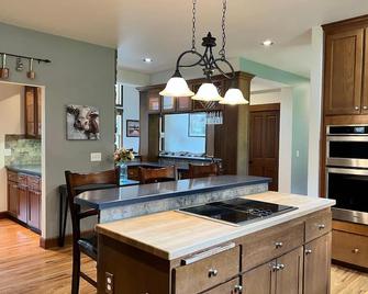 Welcome to The Nisqually Highland Ranch - Eatonville - Kitchen