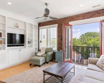 Brooklyn Arts Condo - Wilmington - Wohnzimmer