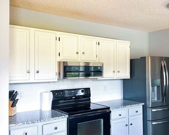 Cozy and gorgeous ranch in Matthews. - Matthews - Keuken
