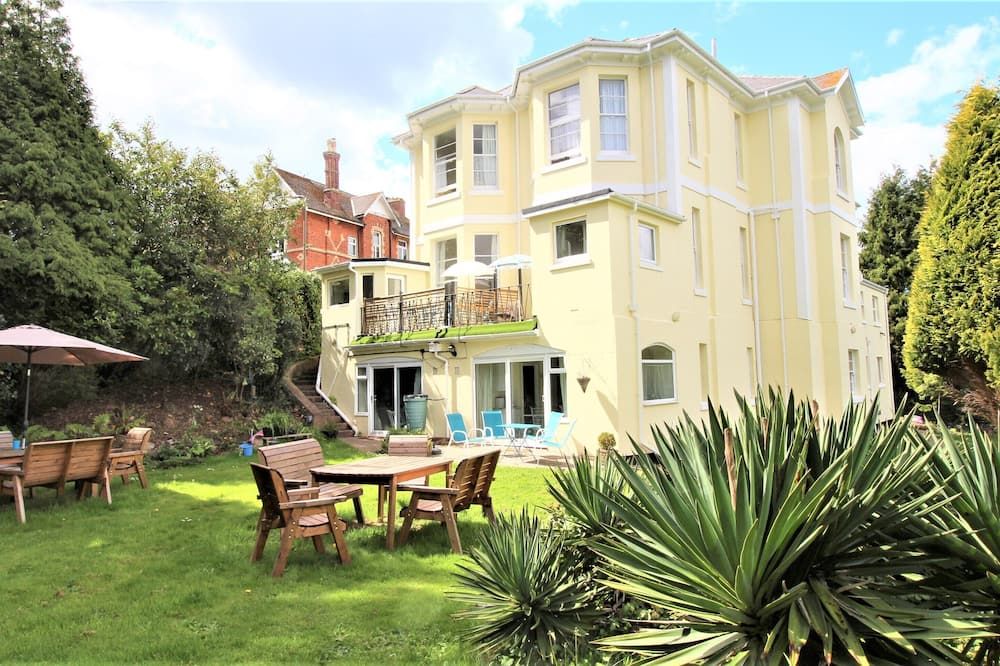 Apartment 4 - Budget, Garden level - Torquay - Building