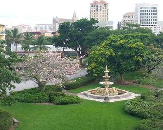 Hotel Chateaubleau - Coral Gables - Vista esterna