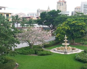Hotel Chateaubleau - Coral Gables - Outdoor view