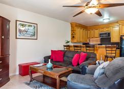 Caicos Cactus Residence - Whitby - Sala de estar