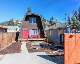 Bills Big Bear Bunkhouse - Beautiful home within a short drive to all Big Bear has to offer! - Big Bear