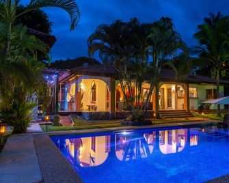 Cozy Iguana Apartmentos 2 - Esterillos Este - Pool