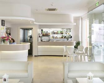 Hotel Radar - רימיני - בר