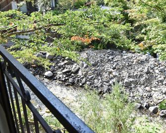 Lamp No Yado Aoni Onsen - اوموري - شرفة