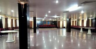 Hotel Galaxy Intercontinental Pvt Ltd - Bodh Gaya - Vestíbul