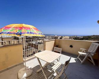 All Nations Holiday Home - Għajnsielem - Balkong