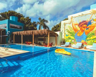 Nilu Cancun Downtown by Selina - Cancún - Pool