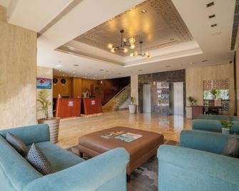 Royal Orchid Central Jaipur, Bani Park - Jaipur - Lobby