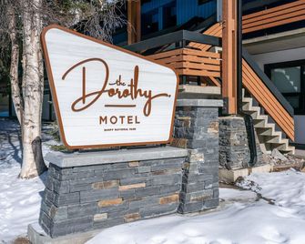 The Dorothy Motel - באנף - בניין