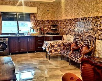 Private Family Apartment - Very Quiet Location - Amman - Kuchyň