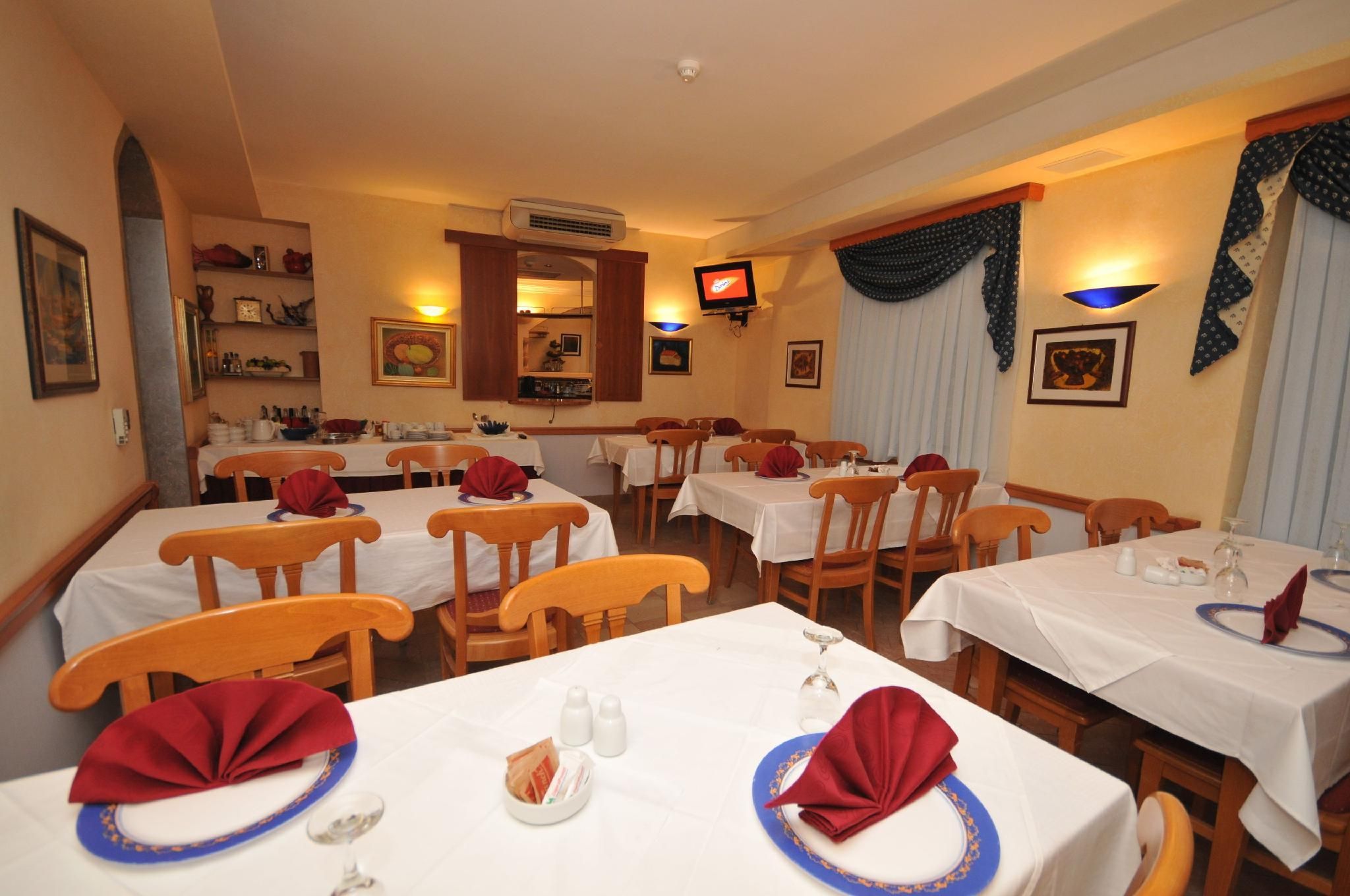 Villa Fontana - טרוגיר - מסעדה