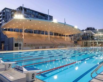 Sunny Apartment in Quiet and Green Neighbourhood - Lane Cove - Piscina